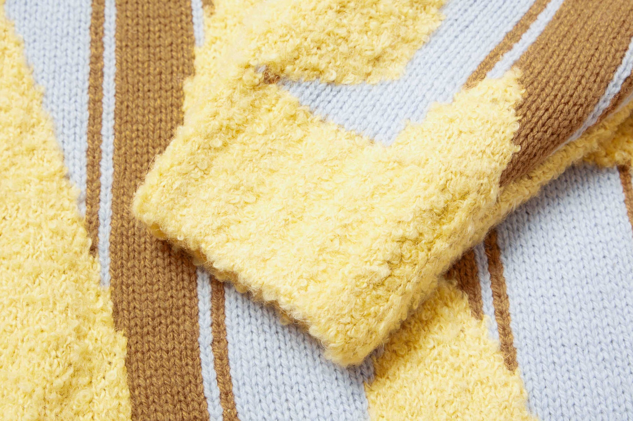 Load image into Gallery viewer, H2Ohhh~ (Ivory Chrysanthemum)