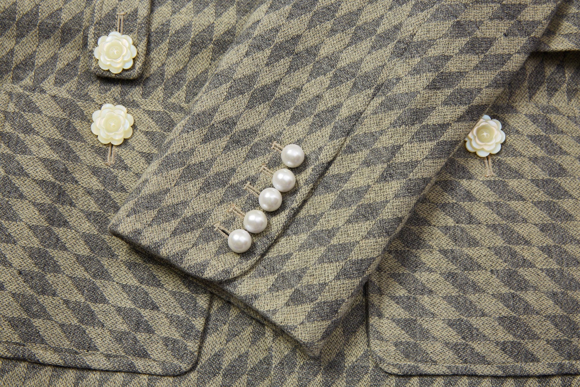 Load image into Gallery viewer, The Rhombus Coat 02 (Smoky Gray)