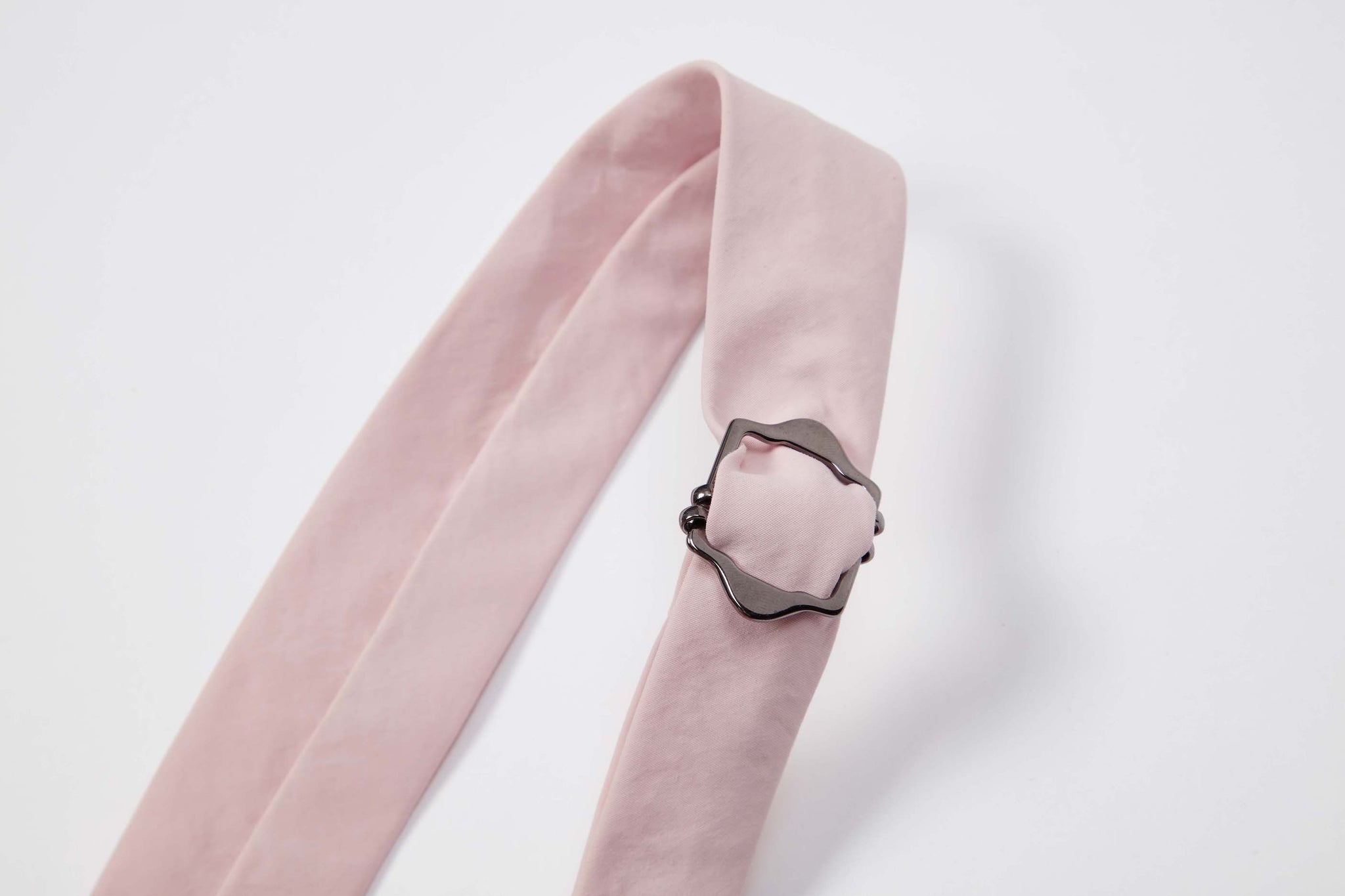 Load image into Gallery viewer, Bouquet Tie (Pink)
