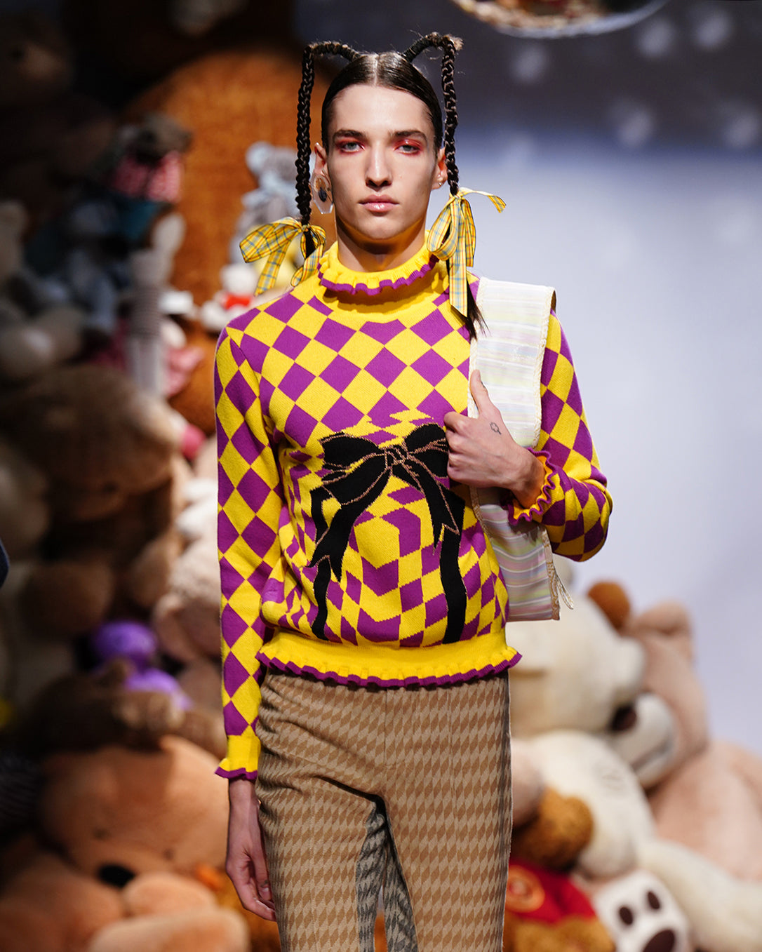 Load image into Gallery viewer, The 3D Gift Box Sweater (Yellow)
